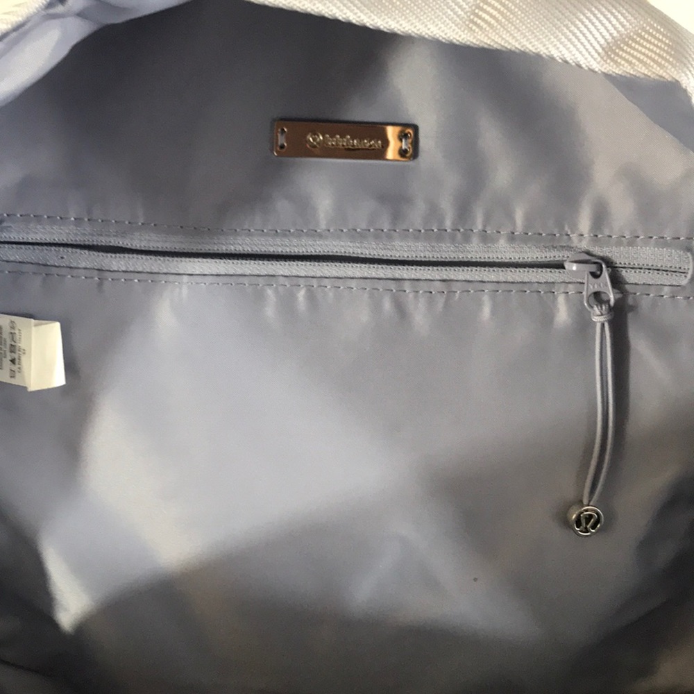 Cute Color !!! Lululemon everywhere backpack 17L - Picture 4 of 6